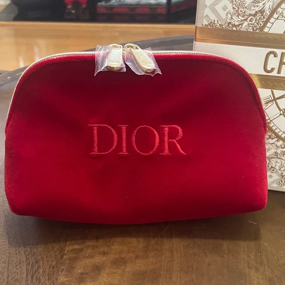 Christian Dior Box with Red velvet and Gold Metallic Cosmetic Bags, new. - Picture 2 of 8